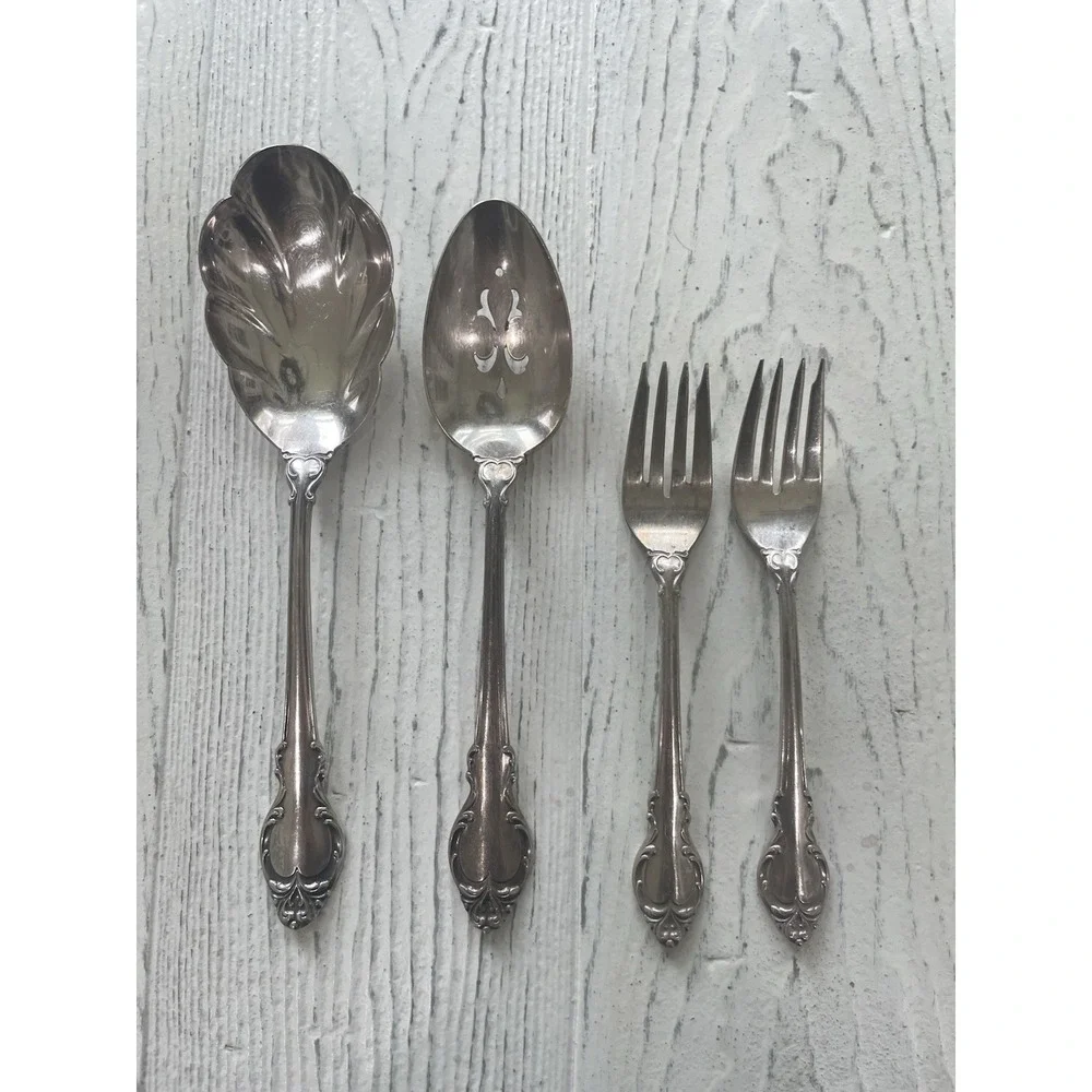 Holmes Edwards SILVER FASHION  Silver Plate Serving Spoons/Dessert Forks‎